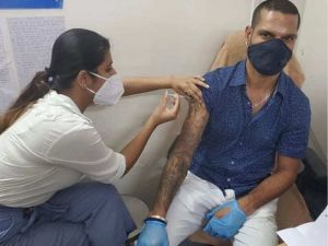  शिखर धवन ने कोरोना टीके का पहला डोज लगवाया