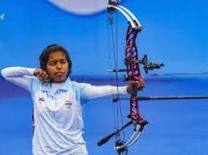 अदिति को अर्जुन पुरस्कार लेते हुए देखने के लिए माता-पिता औपचारिक पोशाक खरीदने पहुंचे पालिका बाजार