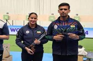 रिदम, उज्जवल ने मिश्रित टीम पिस्टल स्वर्ण पदक जीता