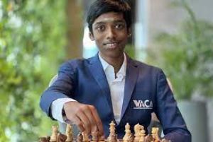 प्रज्ञानानंदा ने कार्लसन के खिलाफ पहली क्लासिकल शतरंज बाजी जीती