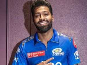 जीवन के उतार चढाव में भारतीय ऑलराउंडर हार्दिक पंड्या के चेहरे पर मुस्कान बरकरार