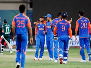 टीम इंडिया की मुख्य प्रायोजक बनी ‘अपोलो टायर्स’, बीसीसीआई ने किया ऐलान टीम इंडिया की मुख्य प्रायोजक बनी ‘अपोलो टायर्स’, बीसीसीआई ने किया ऐलान