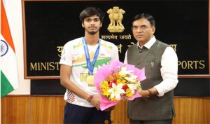 केंद्रीय मंत्री मनसुख मंडाविया ने स्पीड स्केटिंग विश्व चैंपियनशिप के पदक विजेताओं को किया सम्मानित केंद्रीय मंत्री मनसुख मंडाविया ने स्पीड स्केटिंग विश्व चैंपियनशिप के पदक विजेताओं को किया सम्मानित